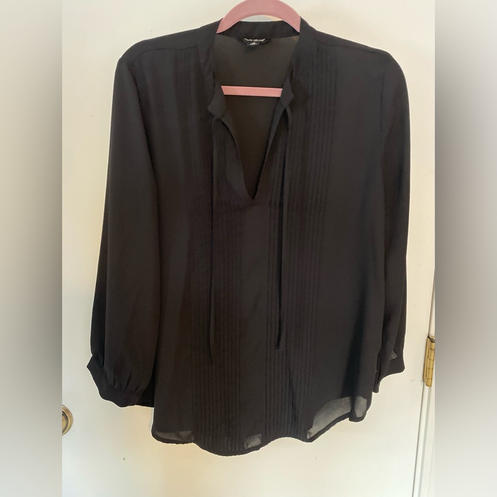 Lucky Brand tie front pleated blouse